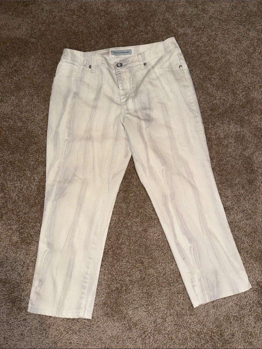 Chico's Platinum Ultimate Fit Light Cream Marble Striped Ankle Jeans - size 1/10